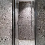 アドヴェニア ホステル パリ
