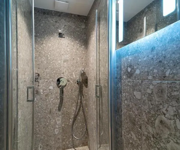 ホステル アドヴェニア *