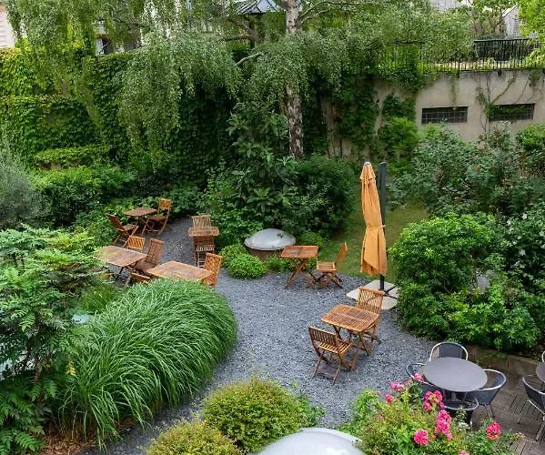 アドヴェニア ホステル パリ