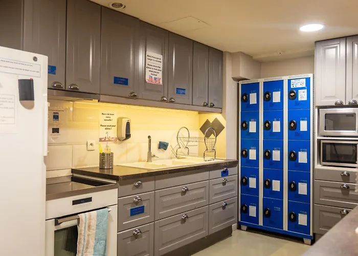 アドヴェニア ホステル *