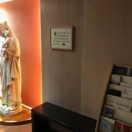Adveniat * Париж