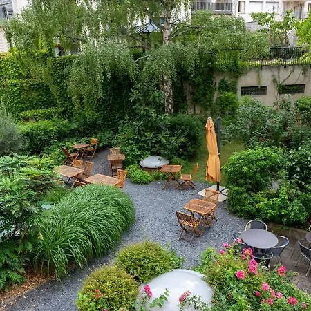 Adveniat Vandrarhem Paris
