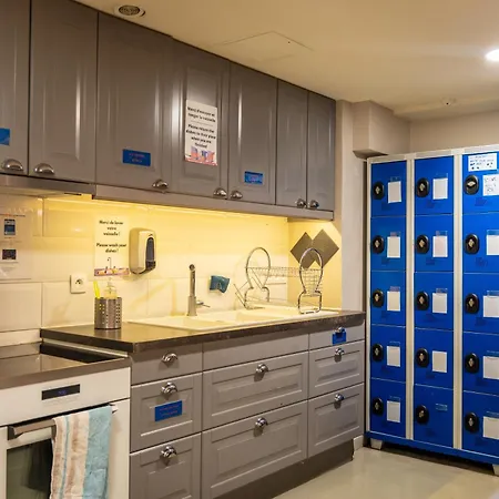 Adveniat Hostel *