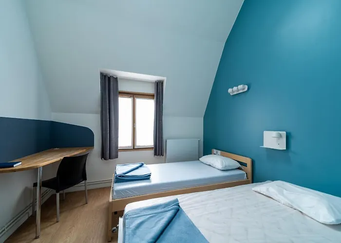 شباب أدفينيات *