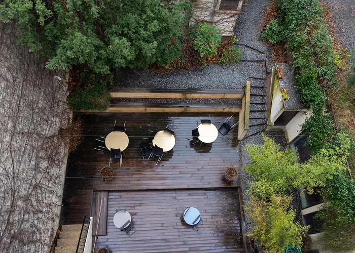 بيت شباب شباب أدفينيات باريس