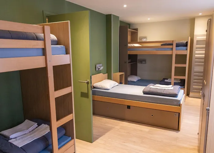 شباب أدفينيات * باريس