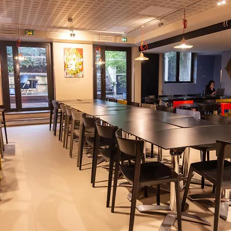 Adveniat Hostel Paris